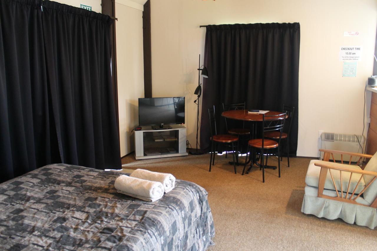 Opunake Motel&Backpackers Lodge Rum bild